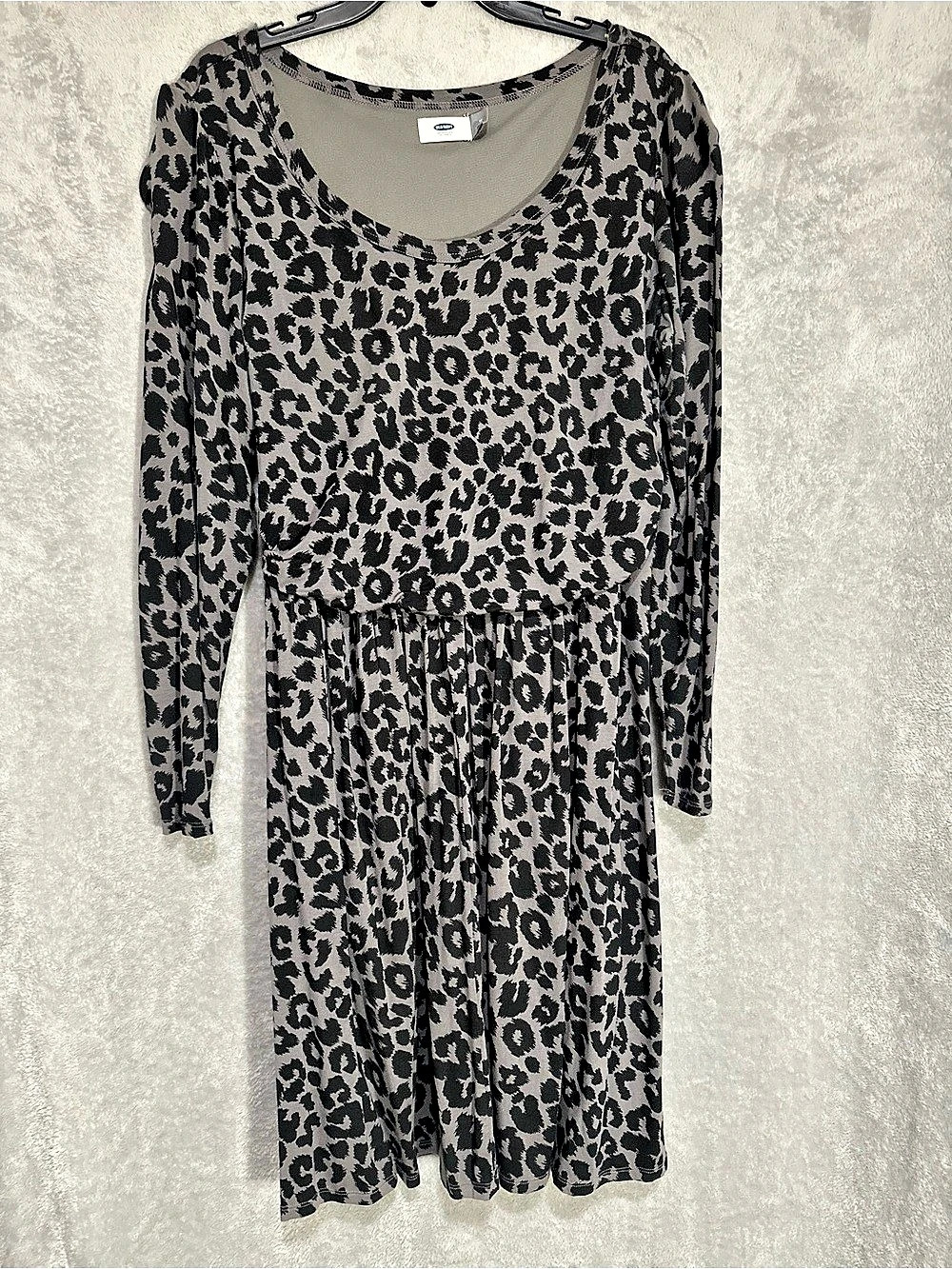 Old Navy Long-Sleeve Leopard Print Midi Dress Gray & Black Medium Like New